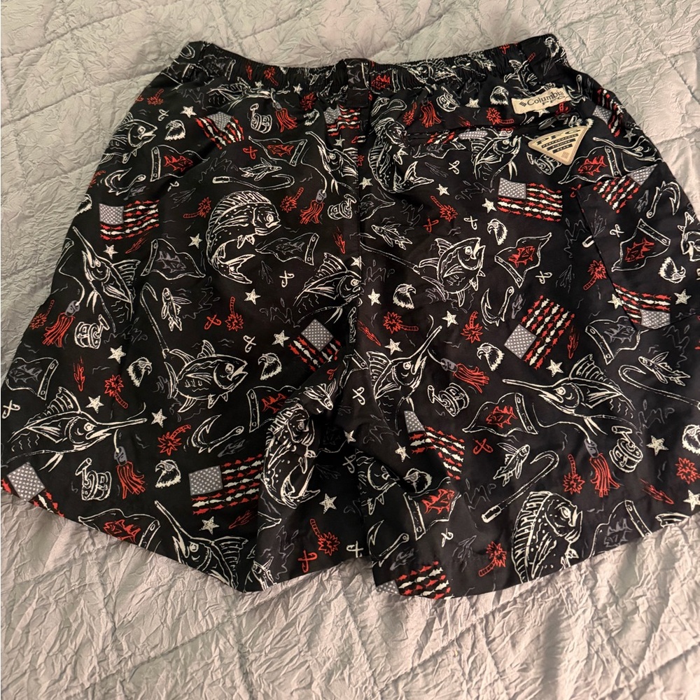 Columbia PFG Swim Shorts with Red & White fish Print men’s small